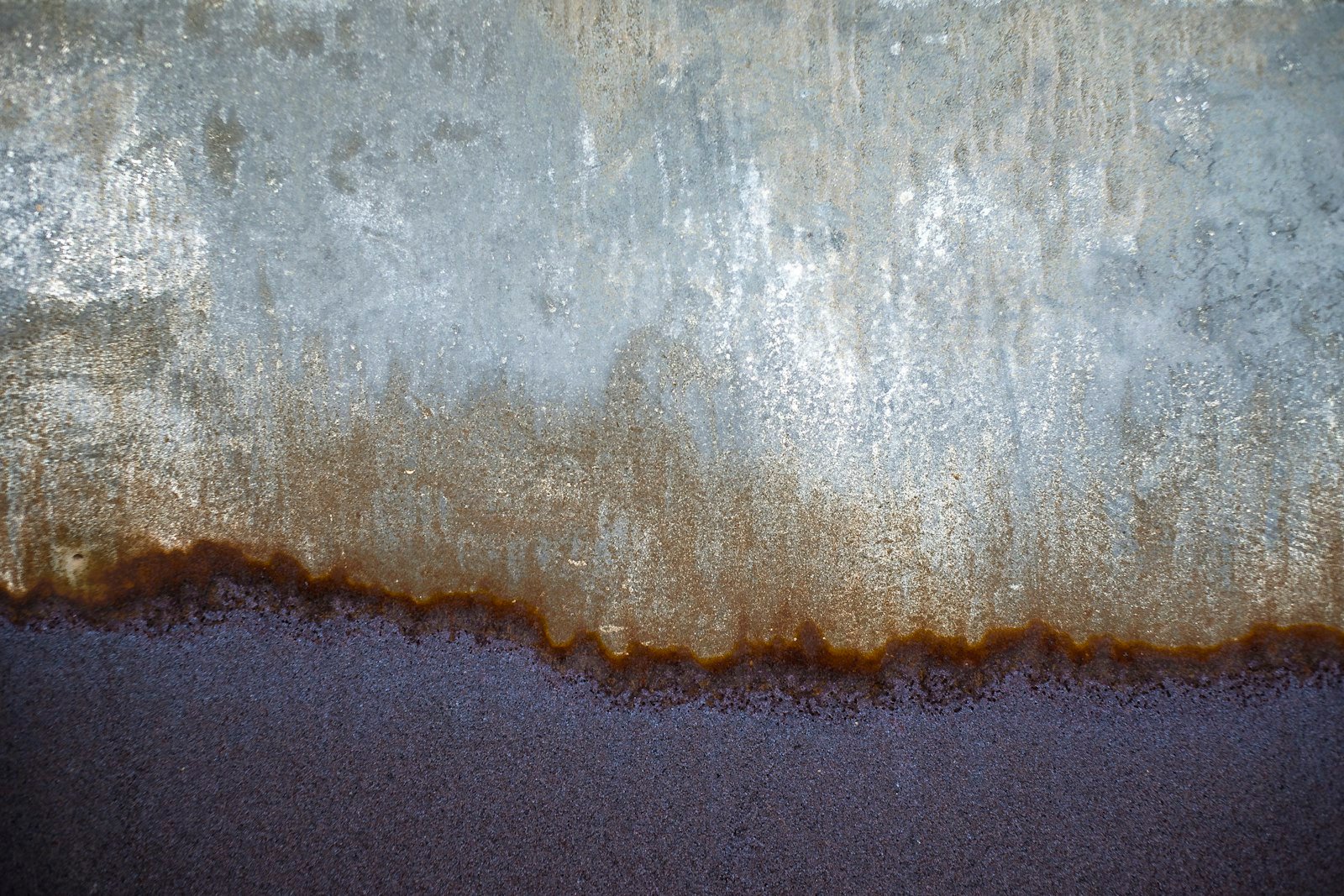 Hiện tượng đổi màu và xỉ hàn inox xuất hiện trên mối hàn cần được xử lý